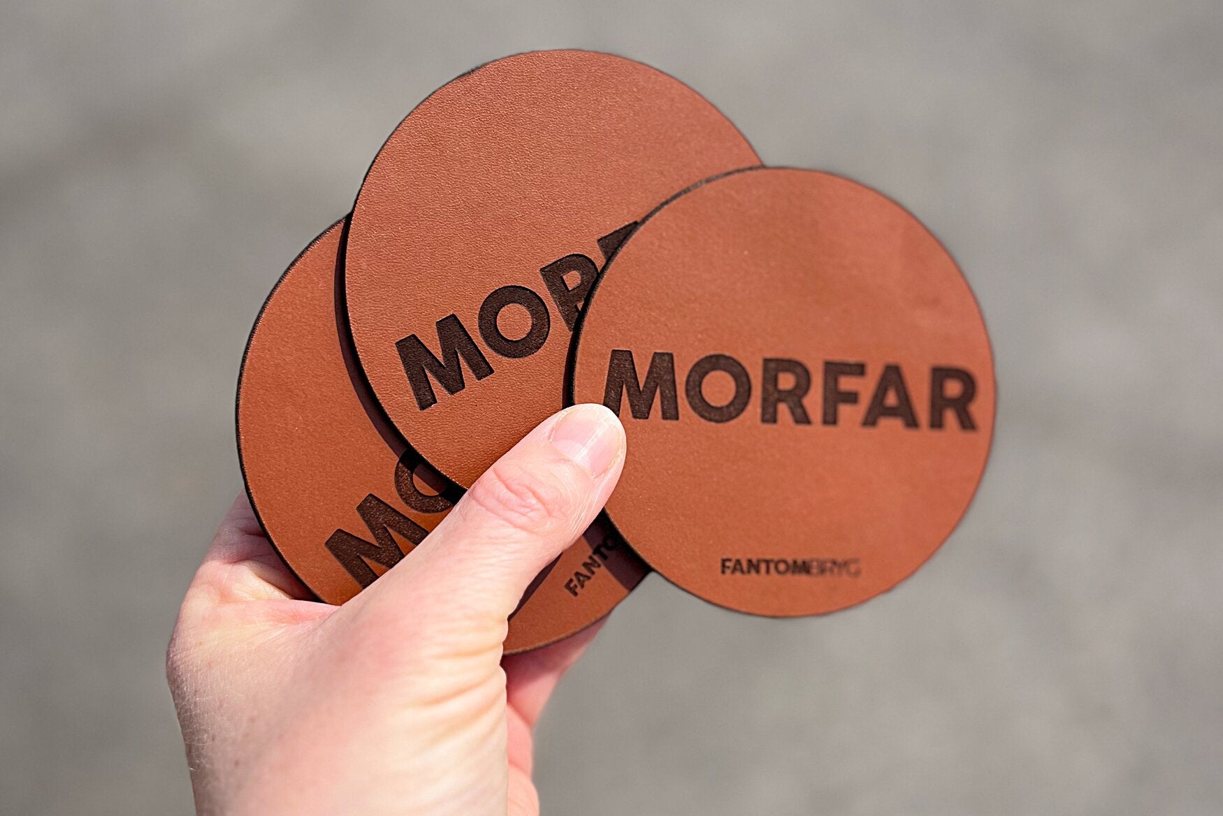 MORFAR - Håndlavet ølbrik i kernelæder